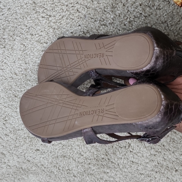 Kenneth Cole reaction strappy sandals - Picture 5 of 10